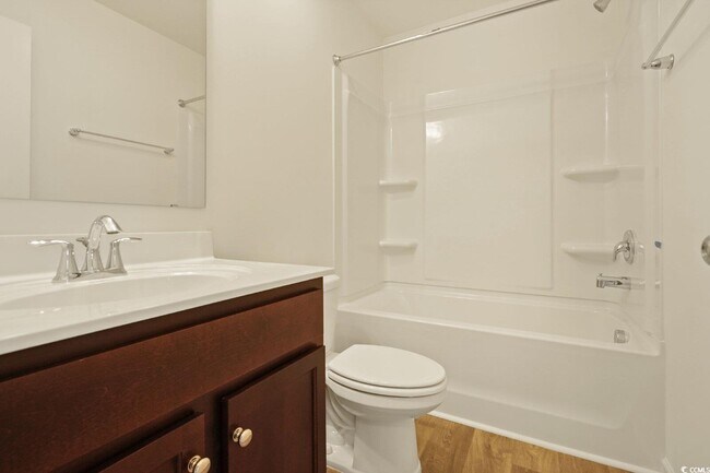 Photo - 300 Cherwell ct