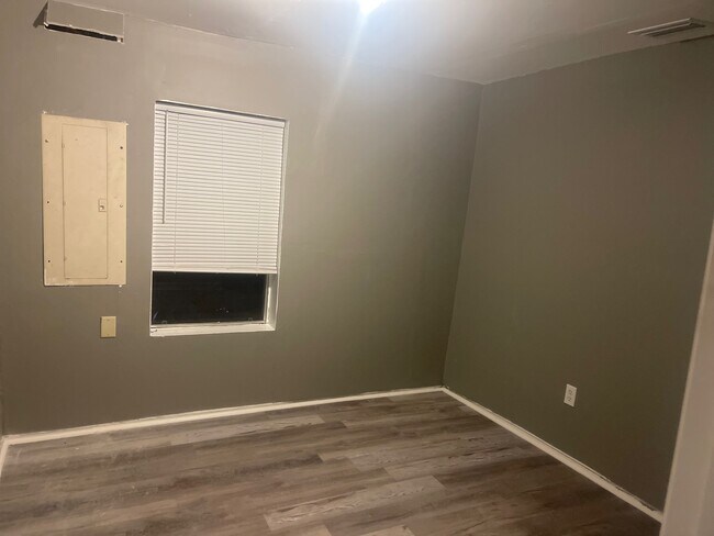 Photo - 531 New Berlin Rd