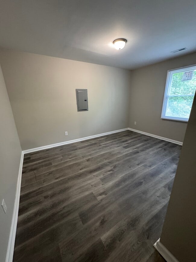 Bedroom 2 - 529 Rose St