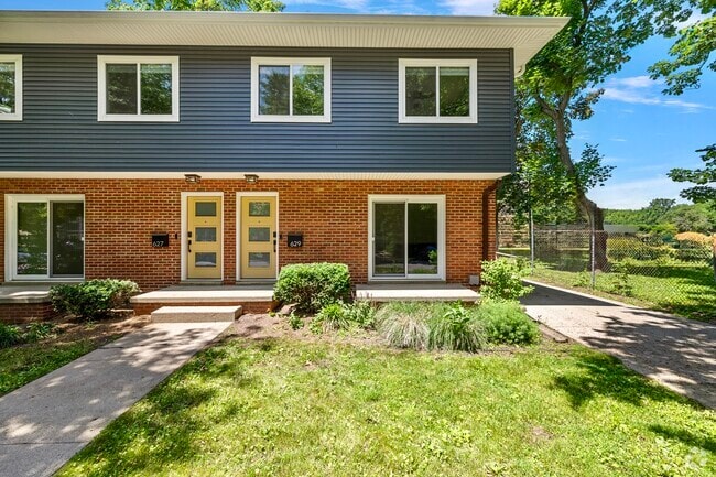 Building Photo - 629 Brooks St Rental