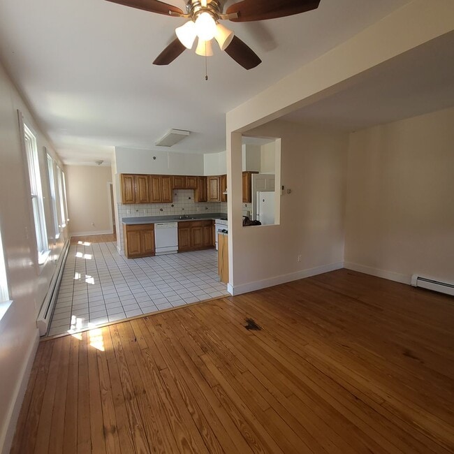 Building Photo - 42 Parsons St Unit Apt 1
