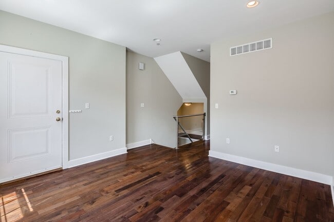 Photo - 2631 Catharine St Unit B