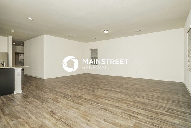 Photo - 4 Bedroom Pet-Friendly Home in Crowley, TX with Main Street Renewal