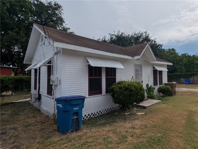 Building Photo - 615 6th St Rental