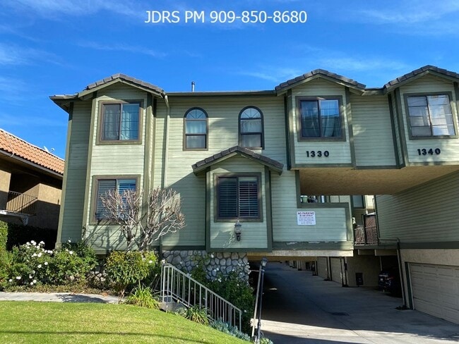 Monrovia 2 Bedroom Townhouse - Monrovia 2 Bedroom Townhouse
