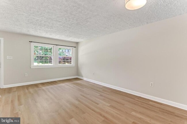Photo - 104 W Annandale Rd
