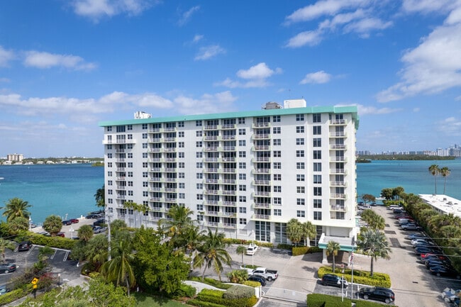 Photo - Island Pointe Condominiums