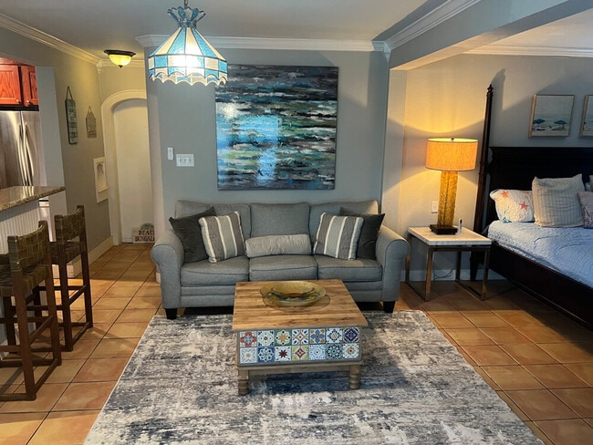 2317 Bernardo De Galvez Ave Unit SI ID1570461P