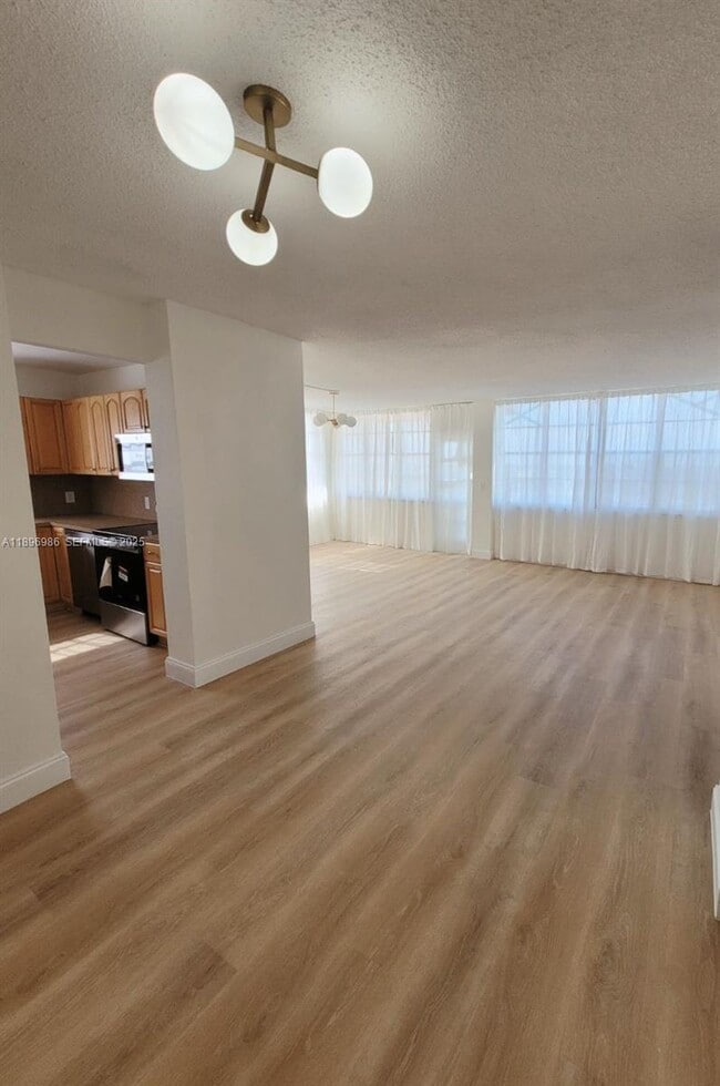 Photo - 2025 NE 164th St Unit 816