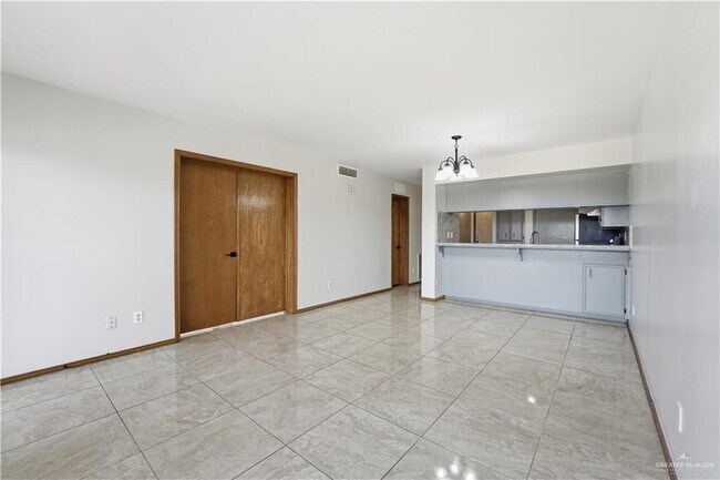 Photo - 16 Ashley Dr Unit 405