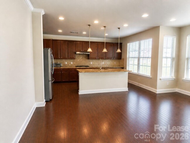 Photo - 137 Glade Vly Ave