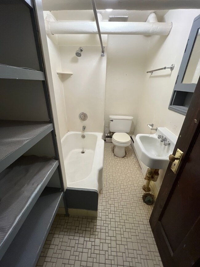 Photo - 411 Paunack Pl Unit 1