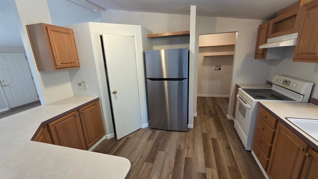 Photo - 178 Moonbeam Ln