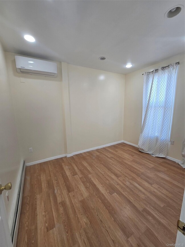 Photo - 114 Essex St