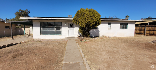 Building Photo - 5621 E Scarlett St Rental