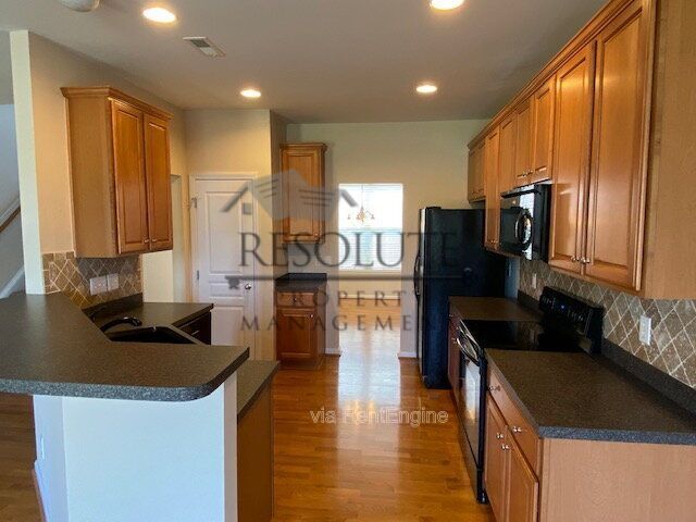 Photo - 234 Stobhill Ln