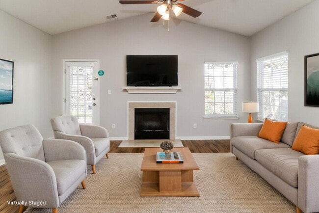 Photo - 110 Peterborough Dr