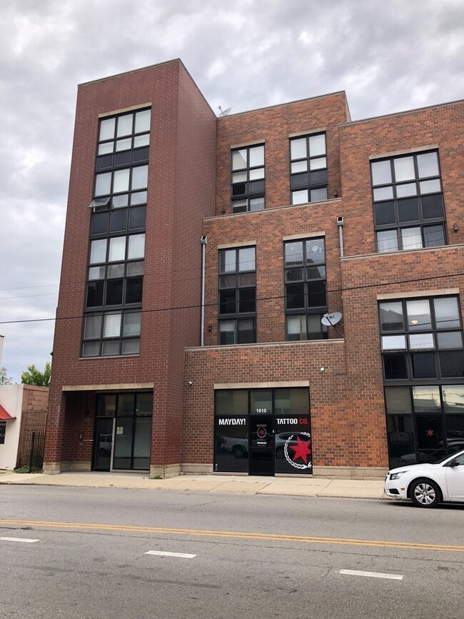 Photo - 1610 W Grand Ave Condo Unit 3C
