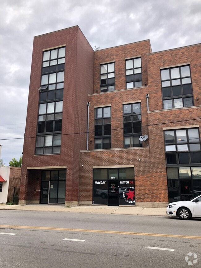 Building Photo - 1610 W Grand Ave Unit 3C Rental