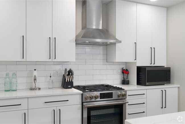 1BR, 1BA - 1109SF - Kitchen
