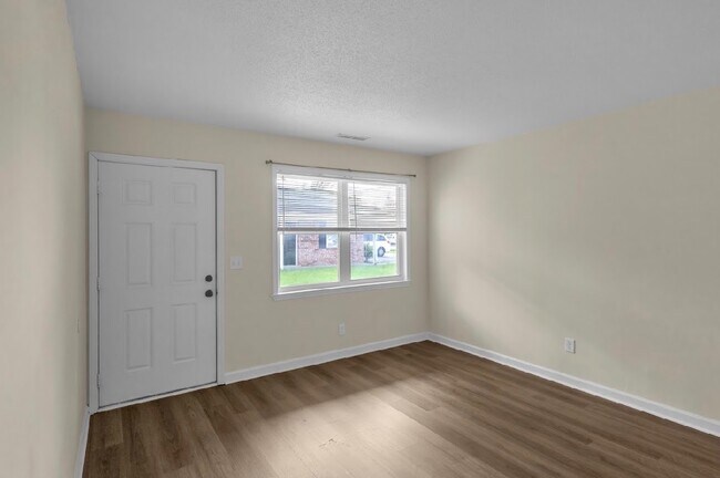 Photo - 548 Orangeburg Rd