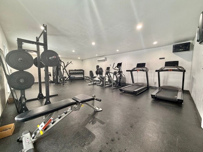 Photo - Resort-Style 1BD Condo with Pool, Spa, Gym & Gated Parking in El Segundo Unit 4