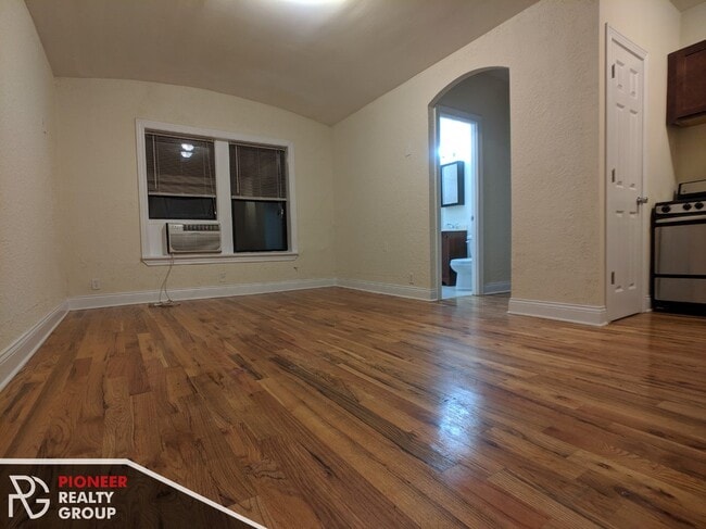 Photo - 536 W Arlington Pl