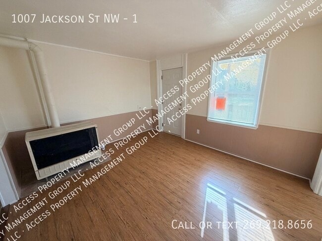 Photo - 1007 Jackson St NW Unit 1