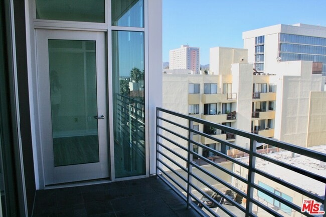 Photo - 1241 5th St Unit 302