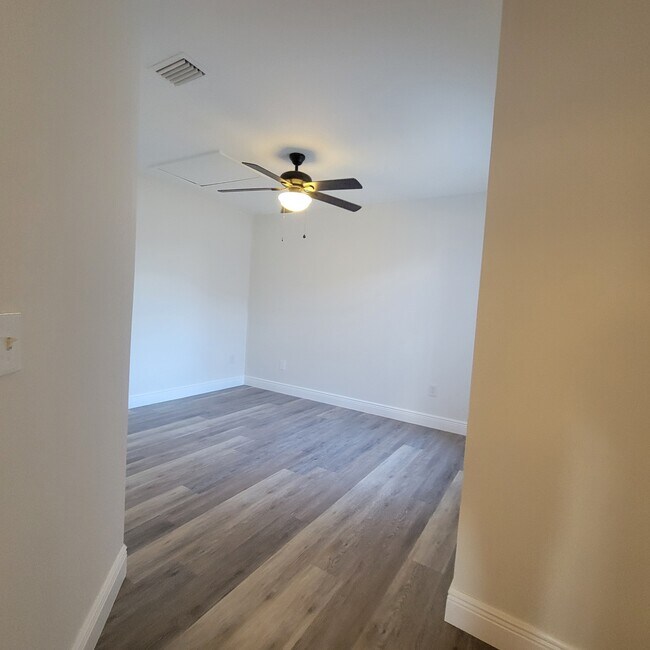 Photo - 739 Orchid Dr