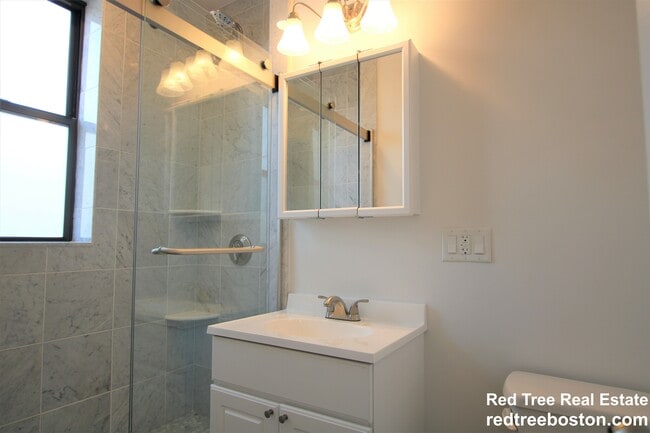 Photo - 19 Queensberry St Unit 1