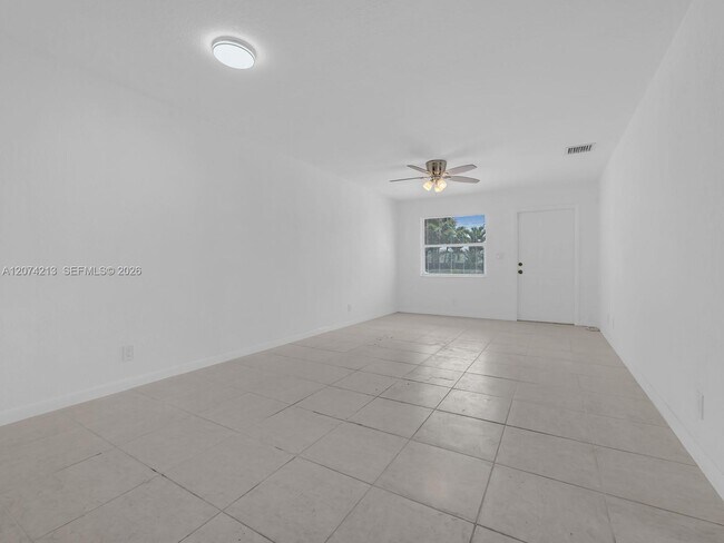 241 NW 40th St Unidad 3
