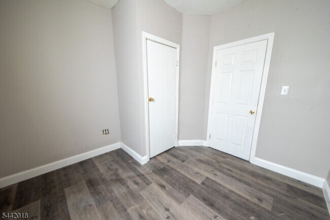 Photo - 131 S 8th St