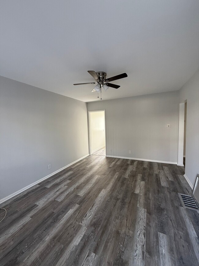 Photo - 1009 E Garfield Ave Unit 4