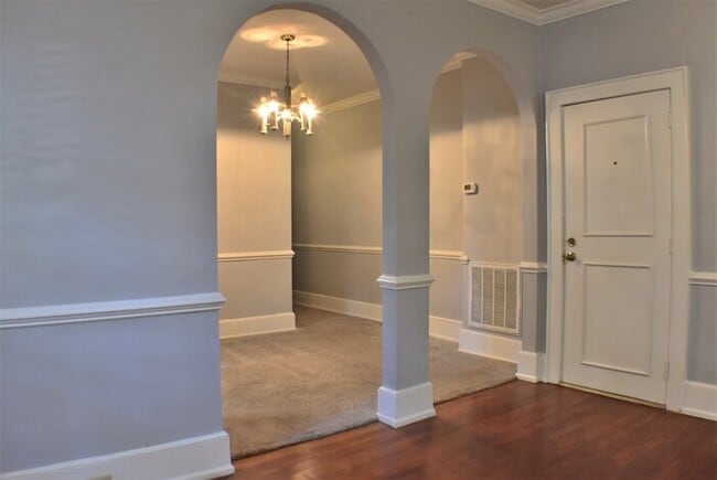 Photo - 2417 Blossom St