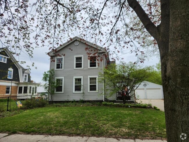 Building Photo - 531 N 5th St Rental
