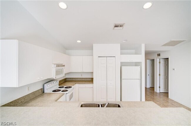 Photo - 2705 Matena Ave S