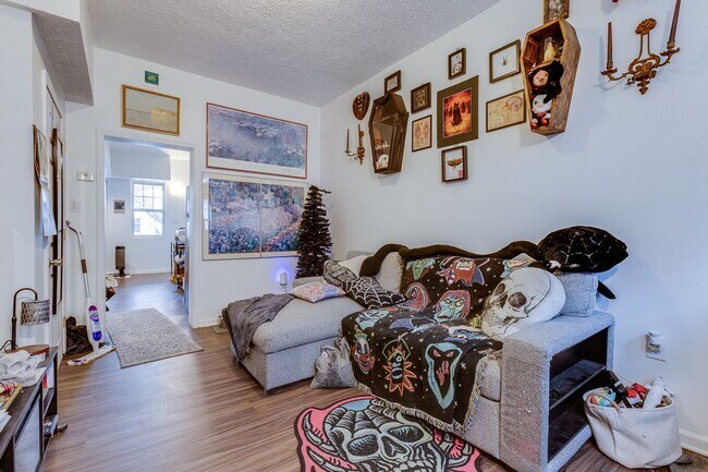 Photo - 2013.5 Gregory St Unit 1