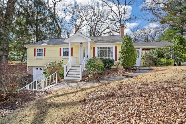 Photo - 95 Oriole Rd