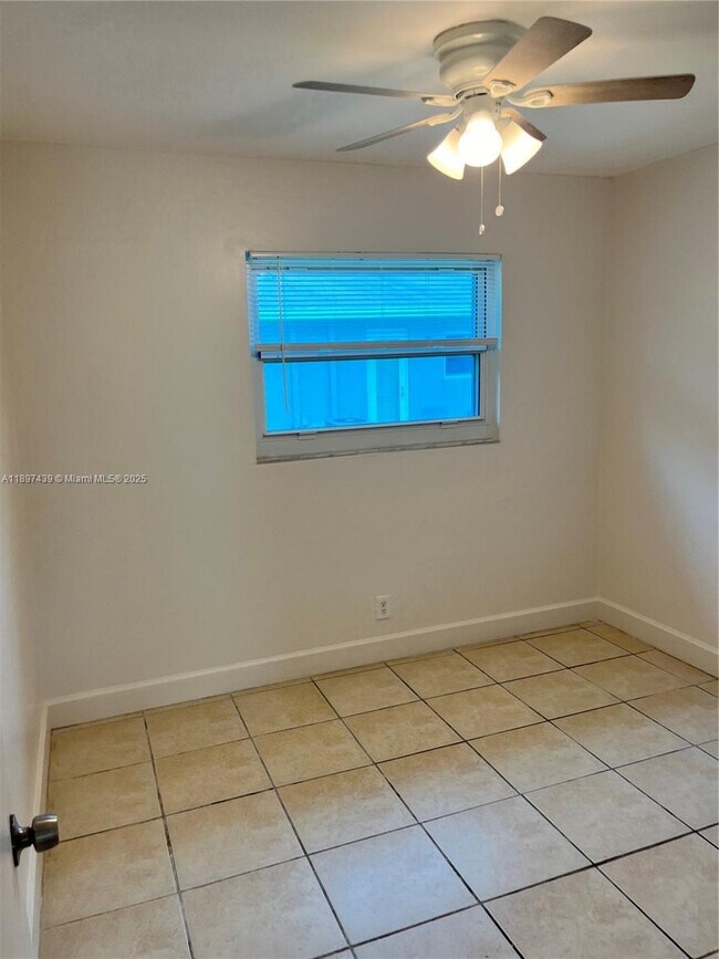 Photo - 4601 SW 32nd Ave Unit A1