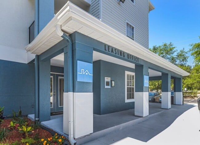 Building Photo - College Station