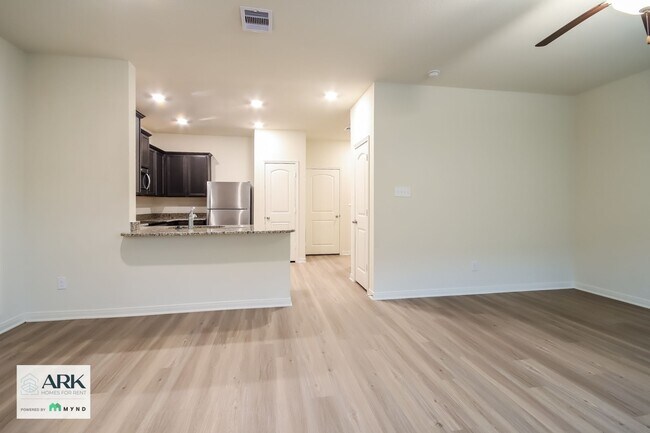 570 Solomon Ln