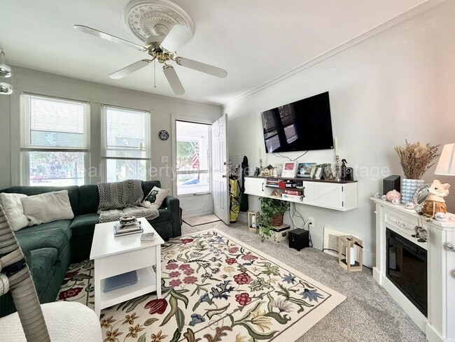 Photo - 500 E Troy St Unit #1