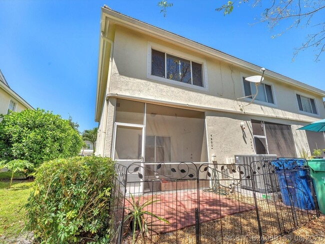 Photo - 9850 NW 57th Manor