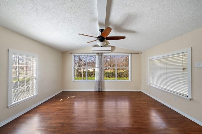 Photo - 29115 Cherokee Ln