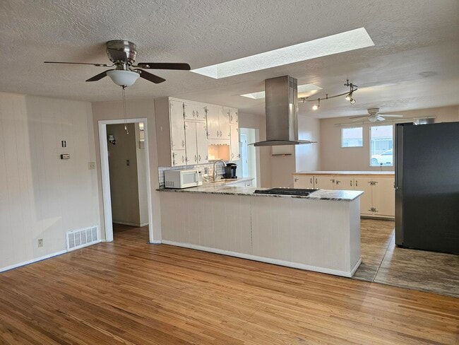 Photo - 2701 Cagua Dr NE