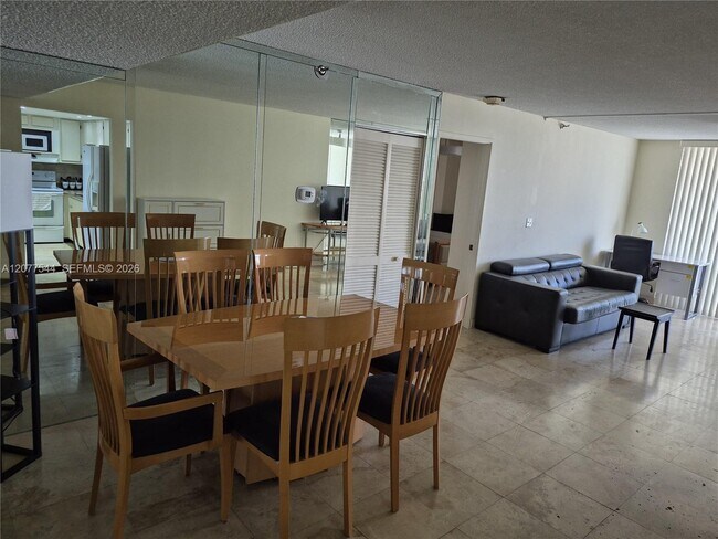 Photo - 290 174th St Unit 903
