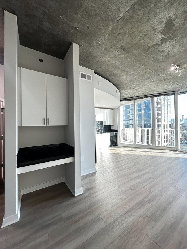 Photo - 361 17th St NW Unidad 915