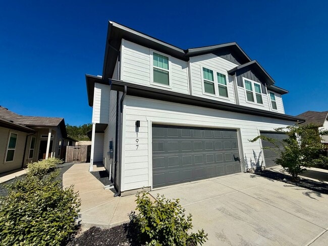 Building Photo - Want luxury living in the Far West ...Look no further...Amanda Park is it!
