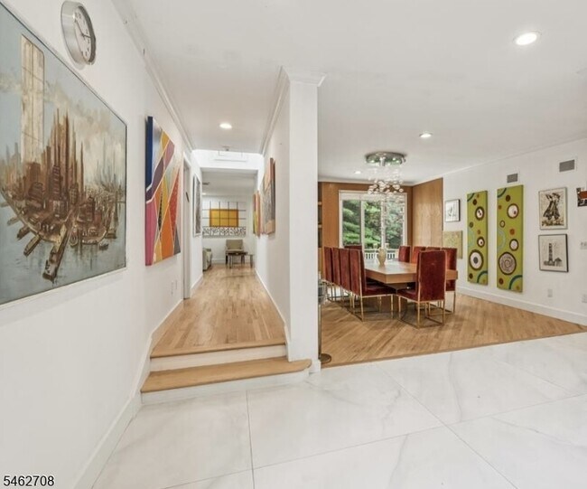 16 Schaffer Rd